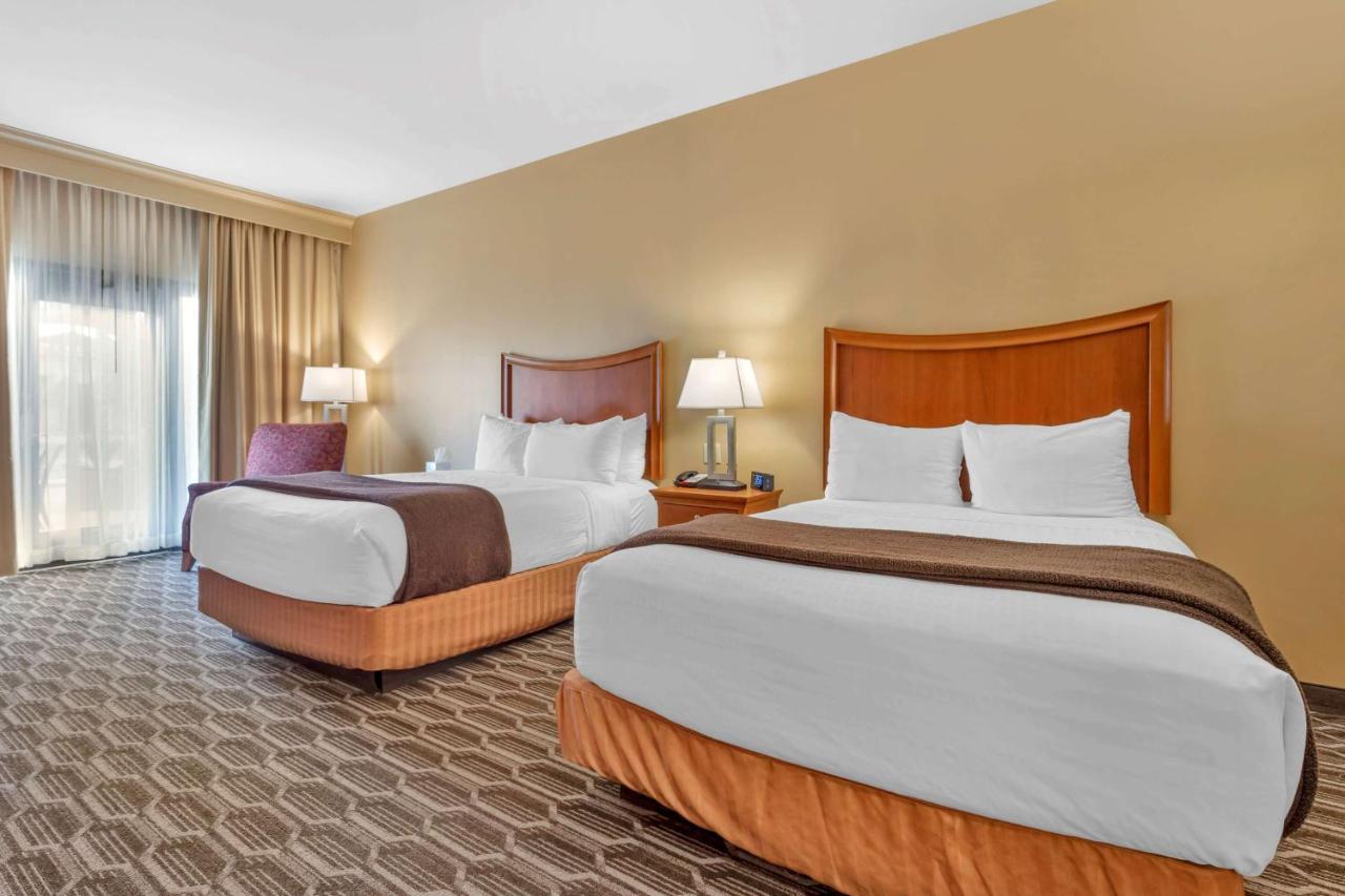 Best Western Plus Swiss Chalet Hotel & Suites Pecos Exterior photo