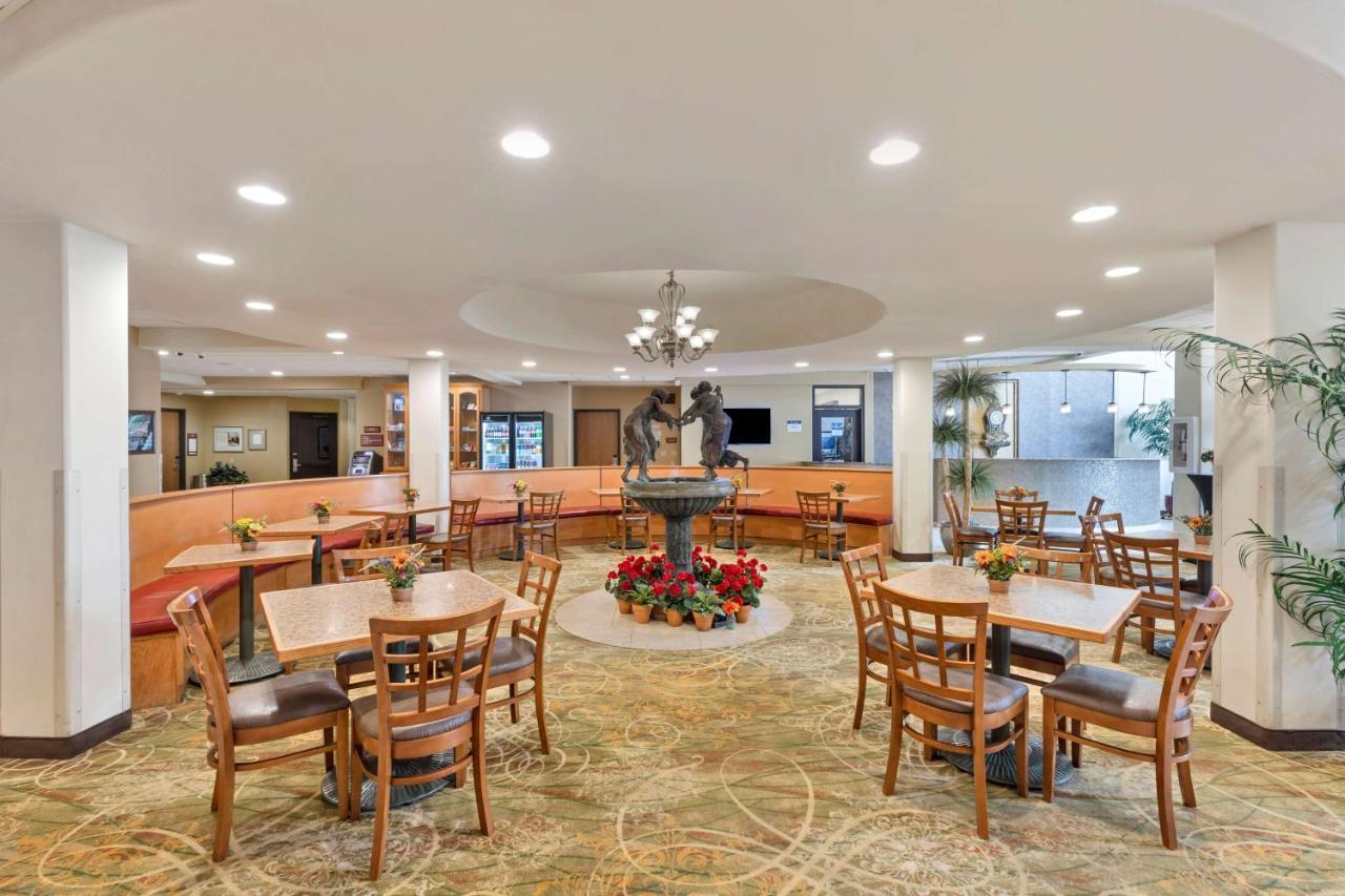Best Western Plus Swiss Chalet Hotel & Suites Pecos Exterior photo