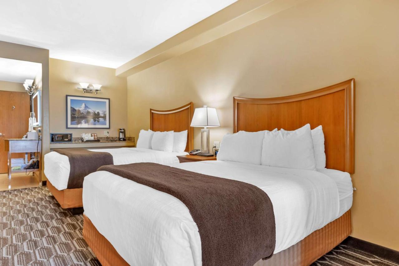 Best Western Plus Swiss Chalet Hotel & Suites Pecos Exterior photo