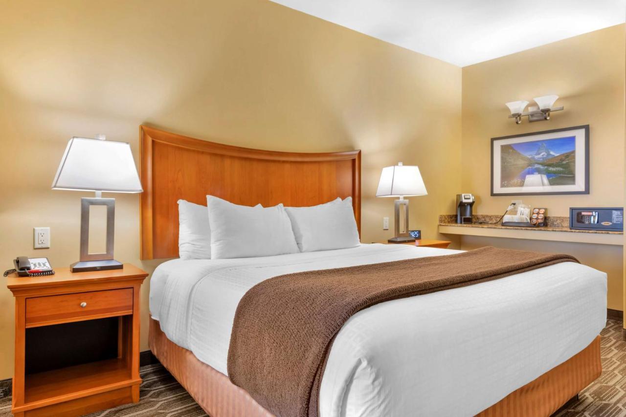 Best Western Plus Swiss Chalet Hotel & Suites Pecos Exterior photo