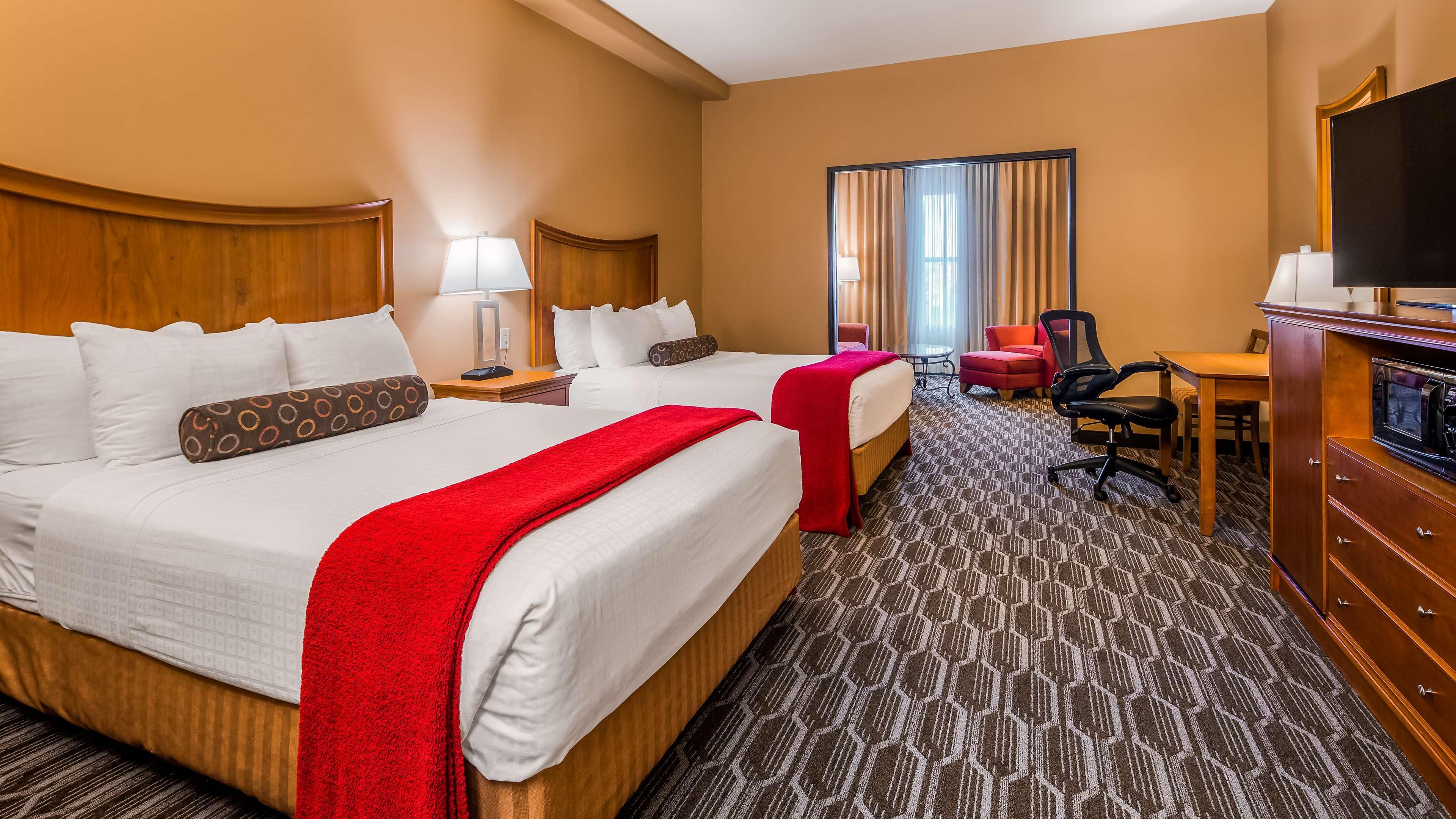 Best Western Plus Swiss Chalet Hotel & Suites Pecos Exterior photo