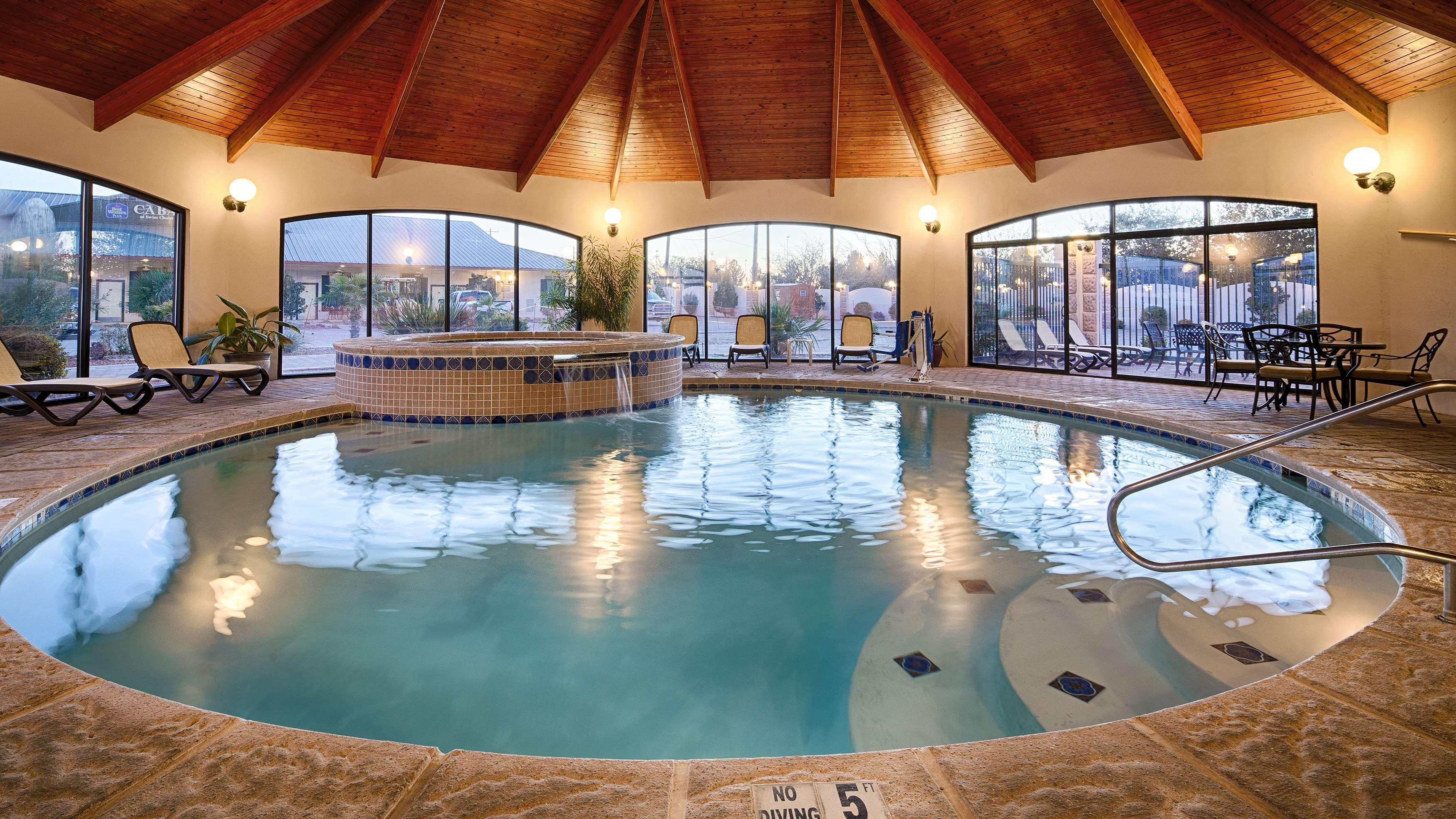 Best Western Plus Swiss Chalet Hotel & Suites Pecos Exterior photo