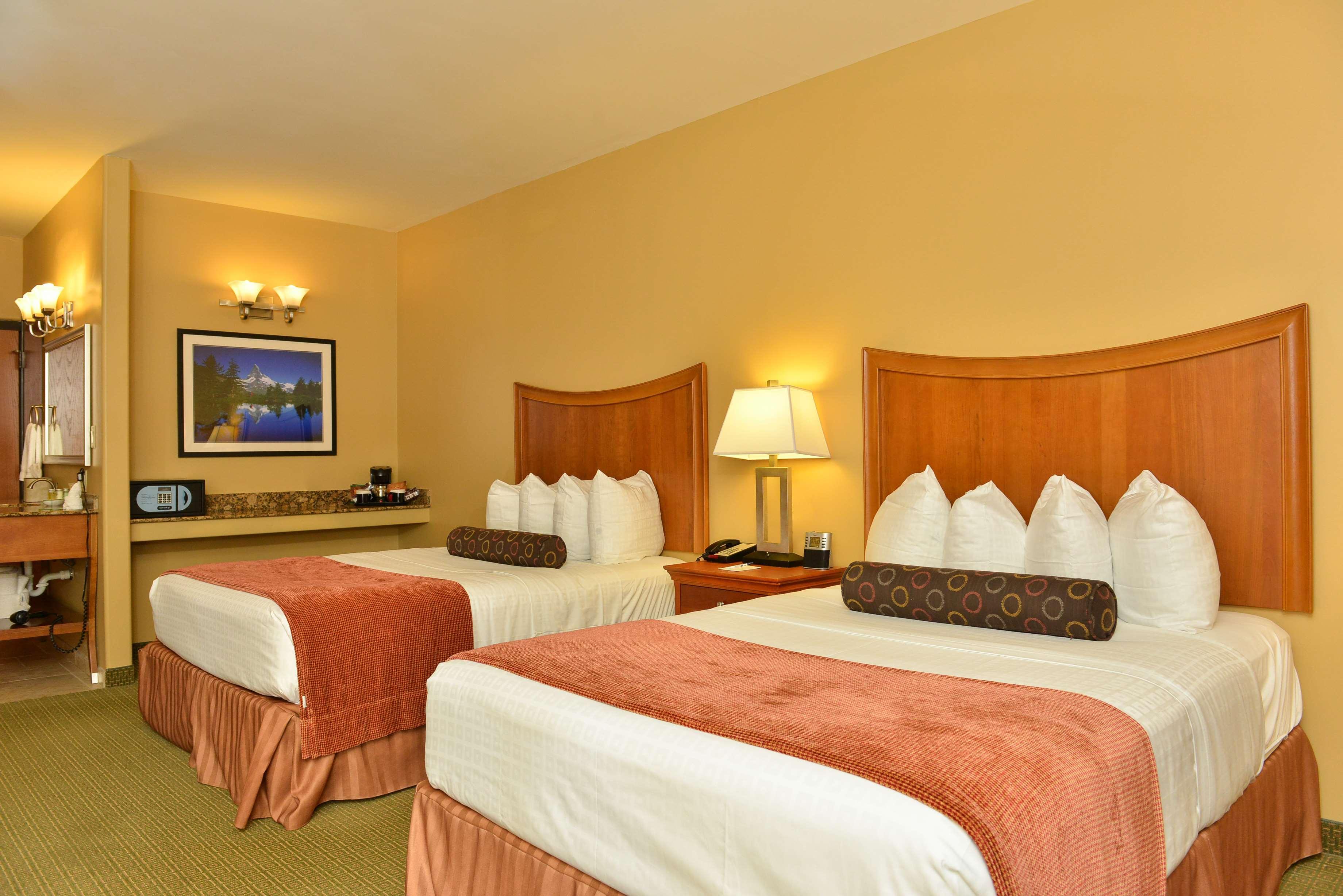 Best Western Plus Swiss Chalet Hotel & Suites Pecos Exterior photo