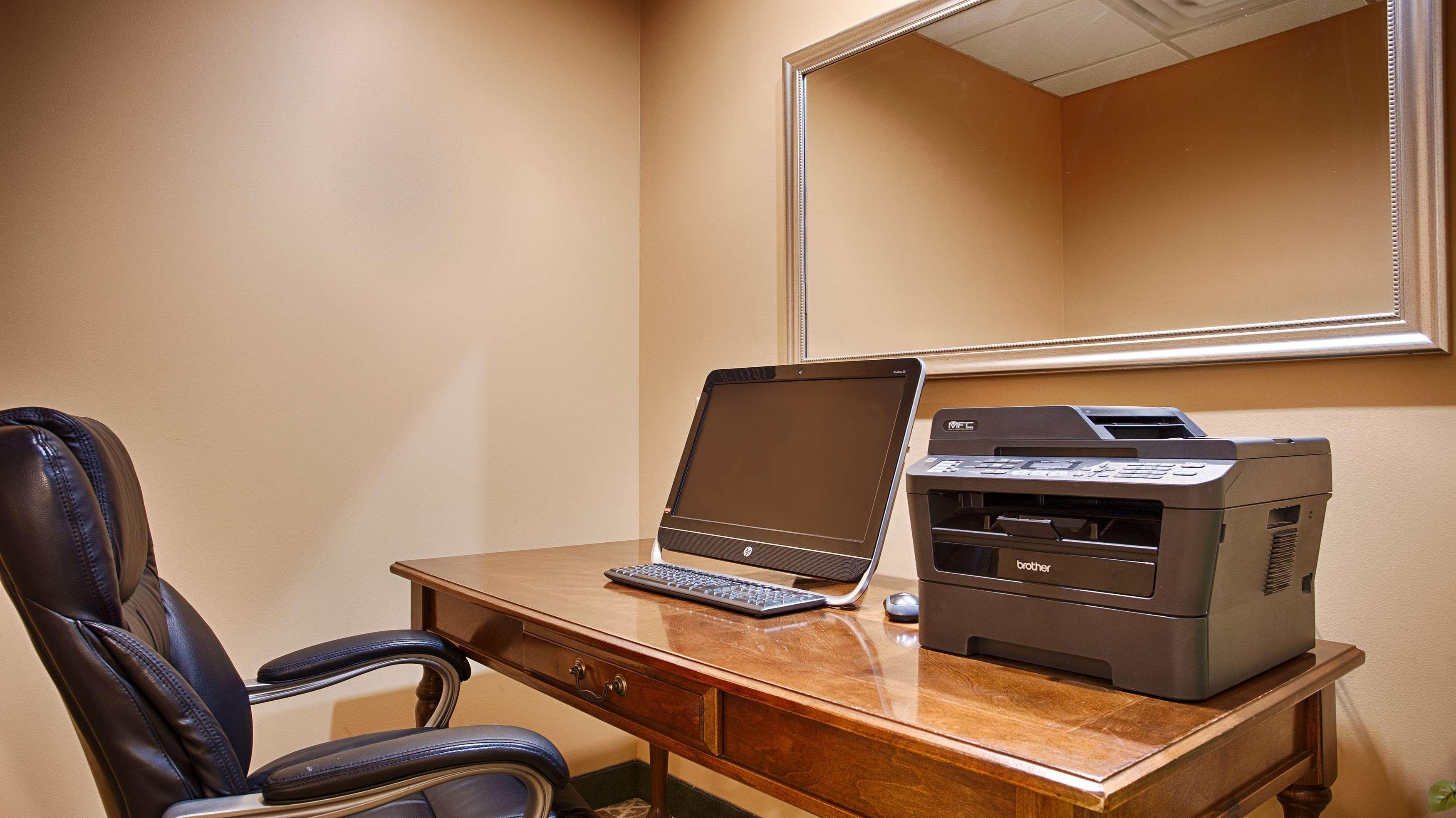 Best Western Plus Swiss Chalet Hotel & Suites Pecos Exterior photo