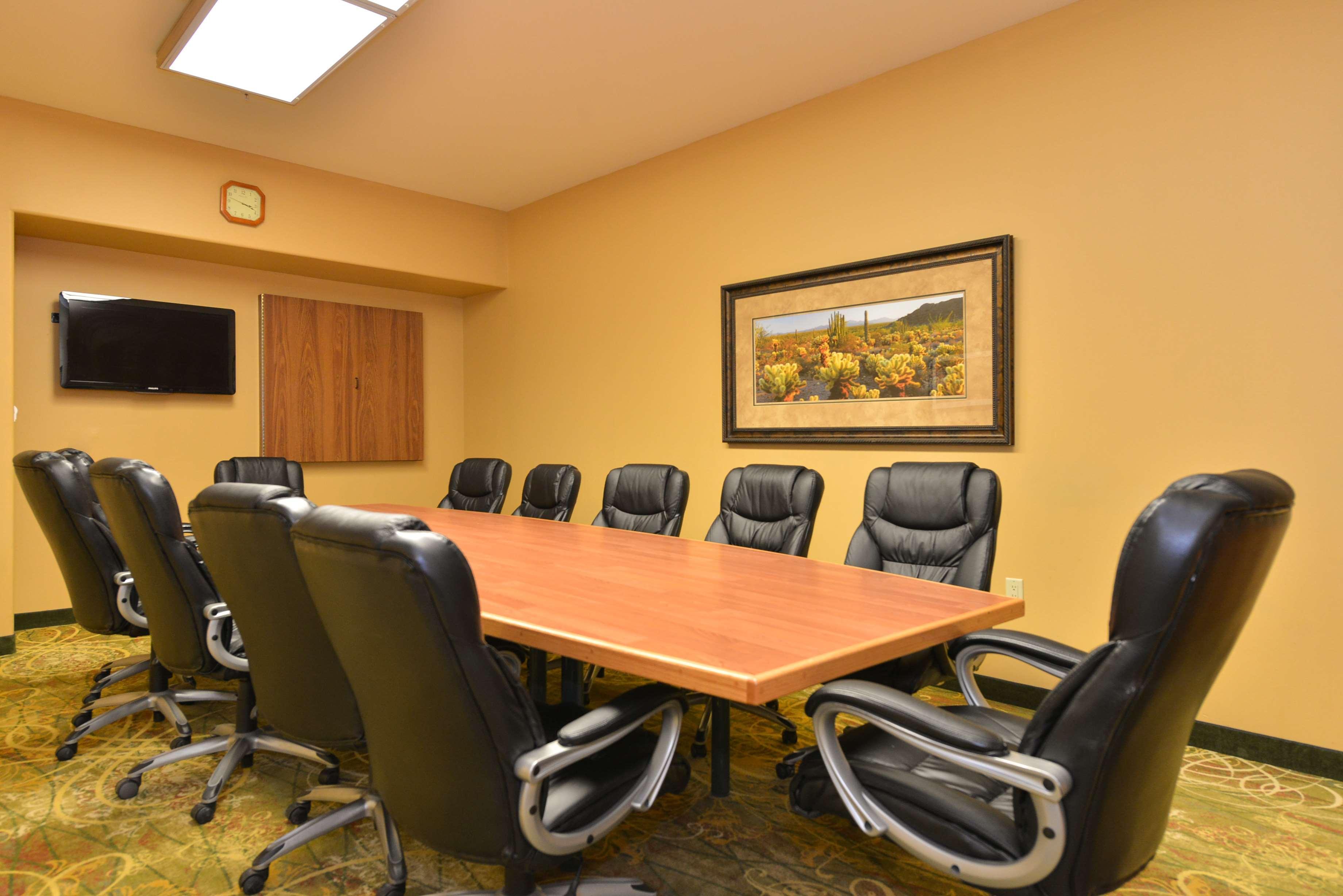 Best Western Plus Swiss Chalet Hotel & Suites Pecos Exterior photo